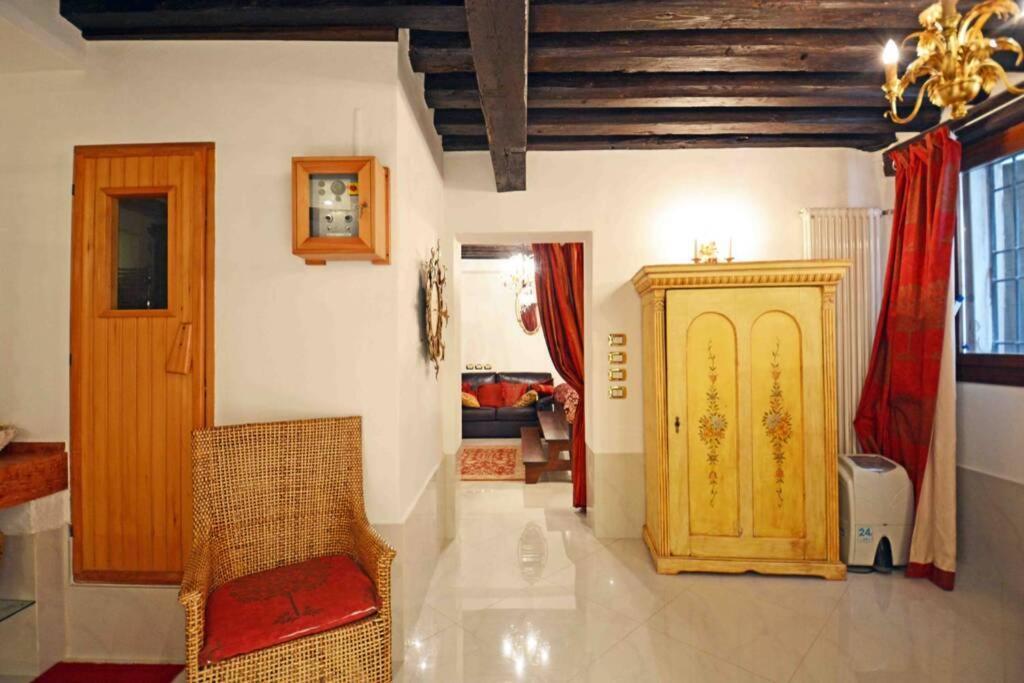 Zattere Cottage Close To Guggenheim Венеция Екстериор снимка